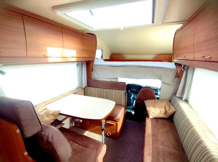 Autocaravana vista lateral